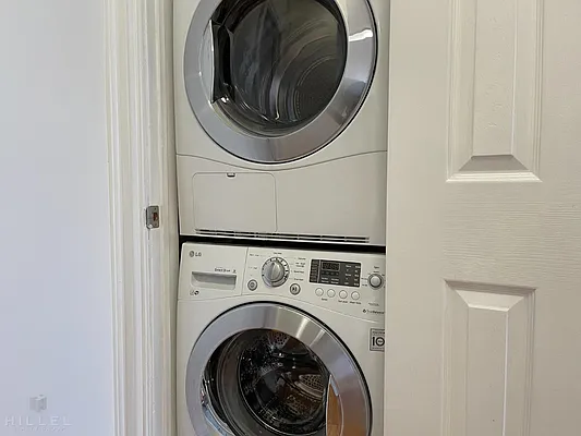 Rented by Hillel Realty Group | media 10