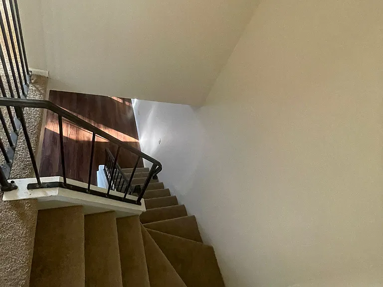 1151 Brockton Ct — Photo 4