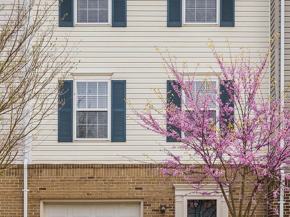 1st image of 535 Highland Towne Ln