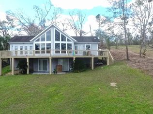 532 Lakepoint Rd, Alford, FL 32420