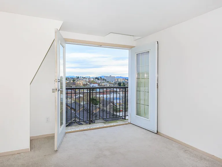 Clearwater and Star Apartments — Photo 13