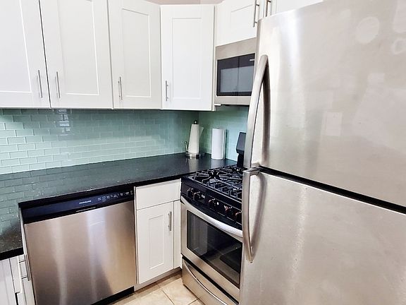 5th image of 24-20 41st St #3D