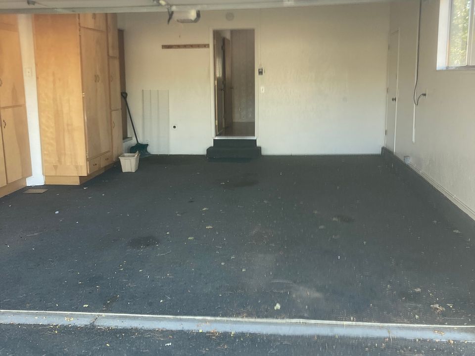 1st image of 960 Arrowhead Dr #1