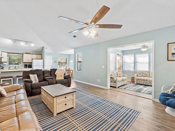 4th image of 110 Boardwalk Ave