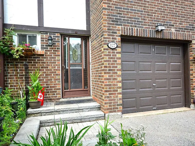 2120 Rathburn Rd E #127 — Photo 2