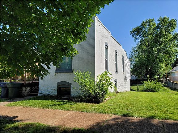 2nd image of 7036 Winona Ave