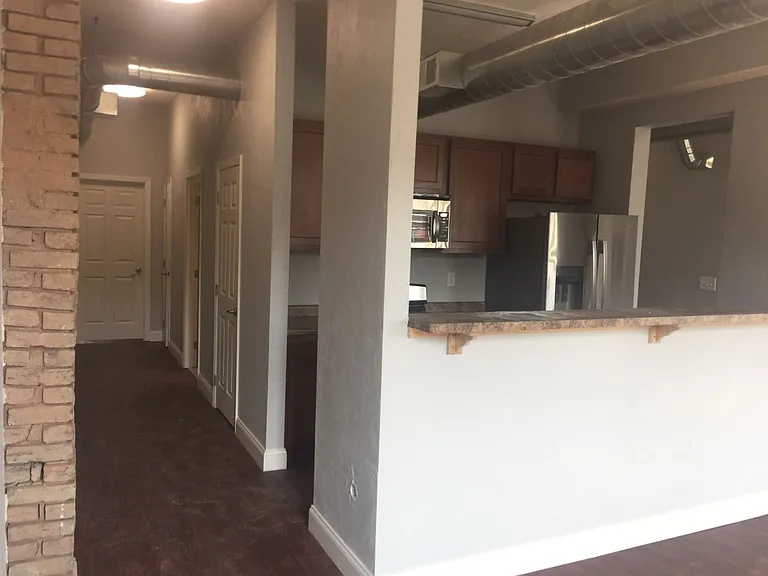 1021 E Carson St — Photo 29
