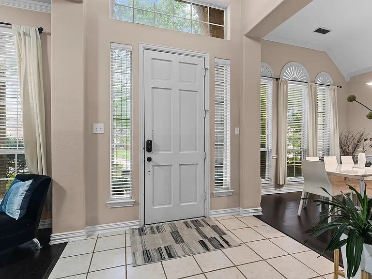 3513 Sandy Trail Ln — Photo 3