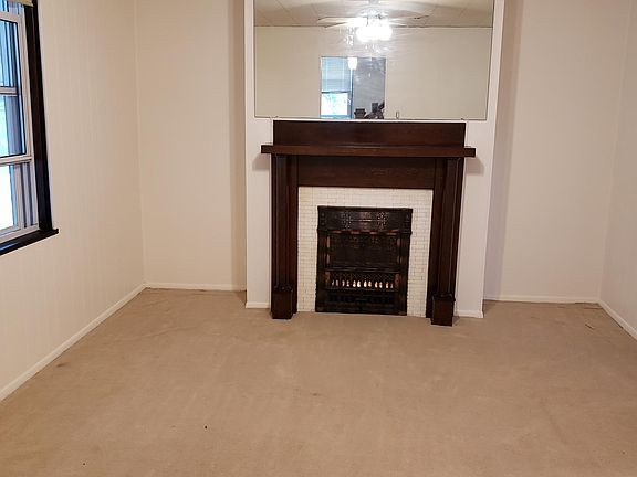 4th image of 1030 Knoll St