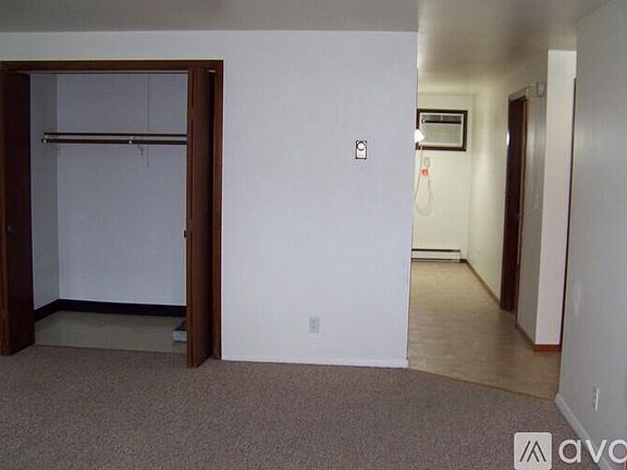 3rd image of 206 N Parkway Dr APT B
