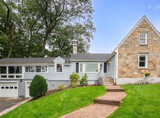 53 Edgewater Dr, Waltham, MA 02453