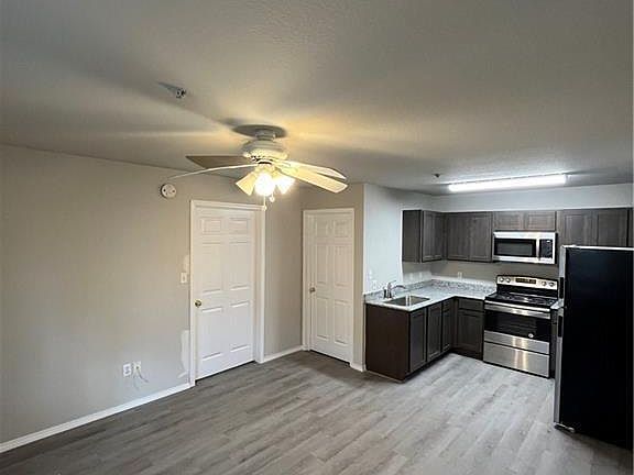 2nd image of 944 N Storer Ave #11373542