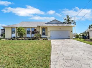 2480 Bayshore Dr, Matlacha, FL 33993