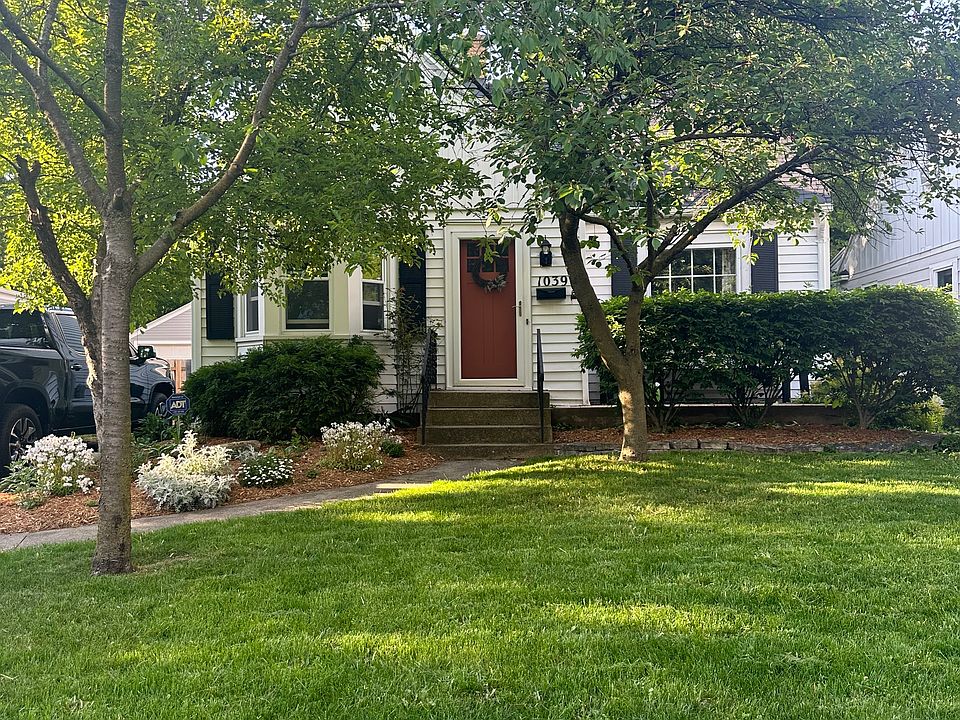 1st image of 1039 Edna St SE #2
