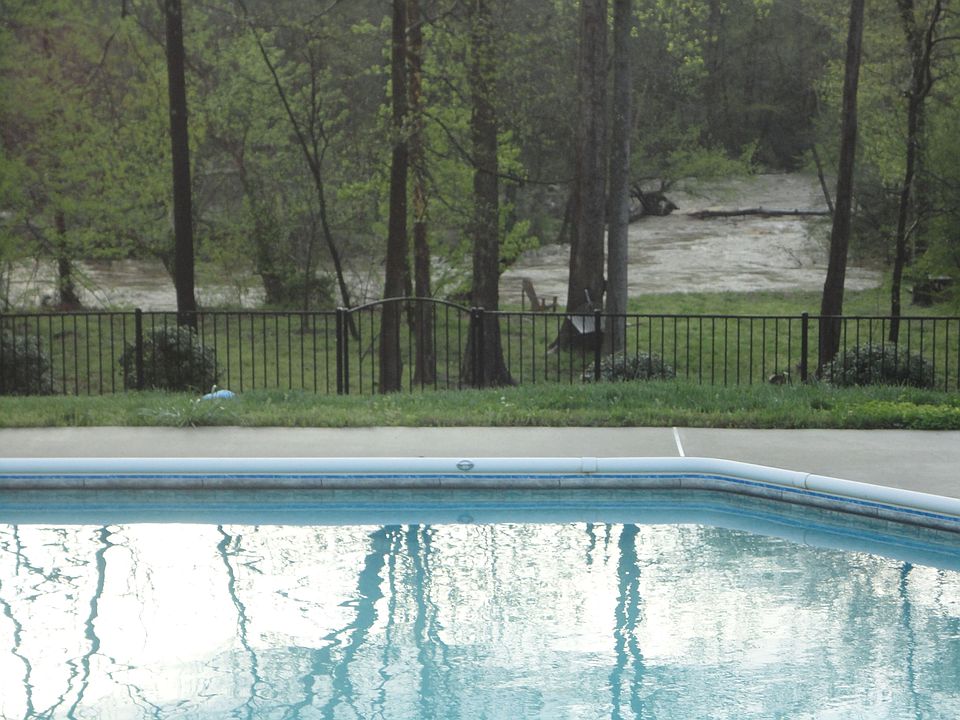 1st image of 122 Creek Side Dr