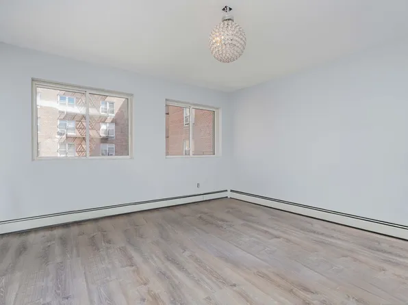 3225 Shore Parkway image 8 of 27