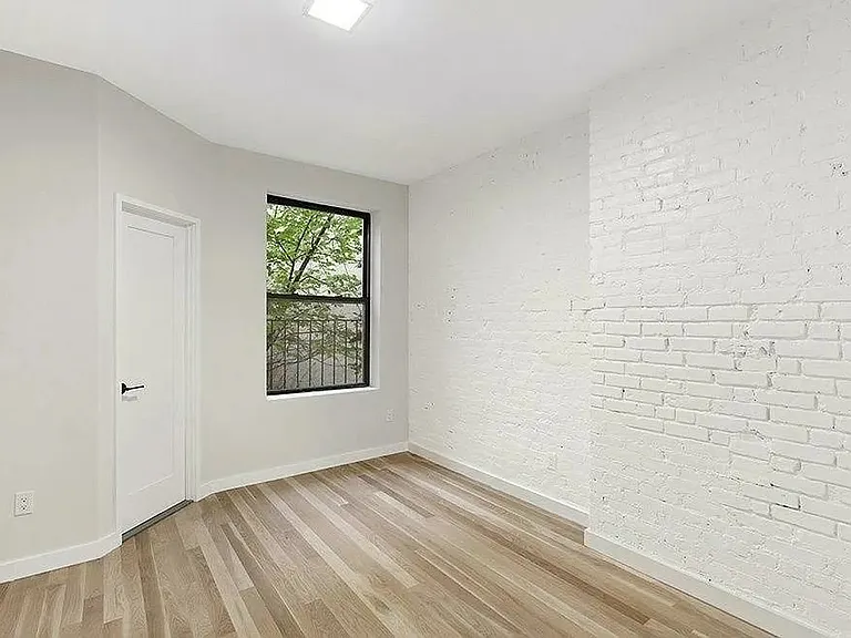 1557 Lexington Ave #2S — Photo 3