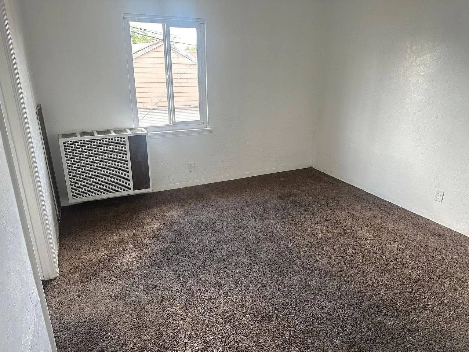 3 bed, 800 sqft, $1,495 — Photo 3