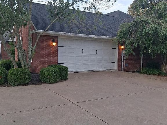 2nd image of 46 Barrington Cir