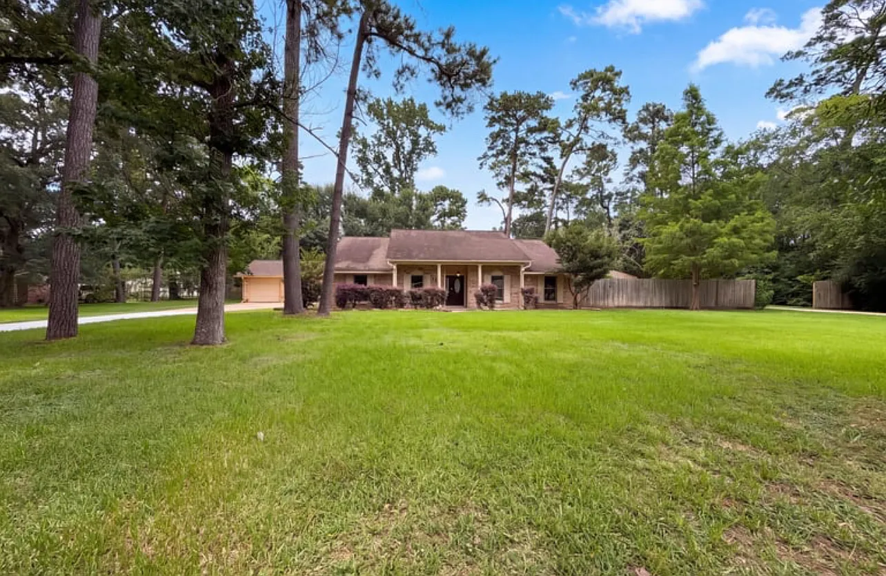 4 bed, 2.5 bath, 2365 sqft, $2,169 — Photo 1