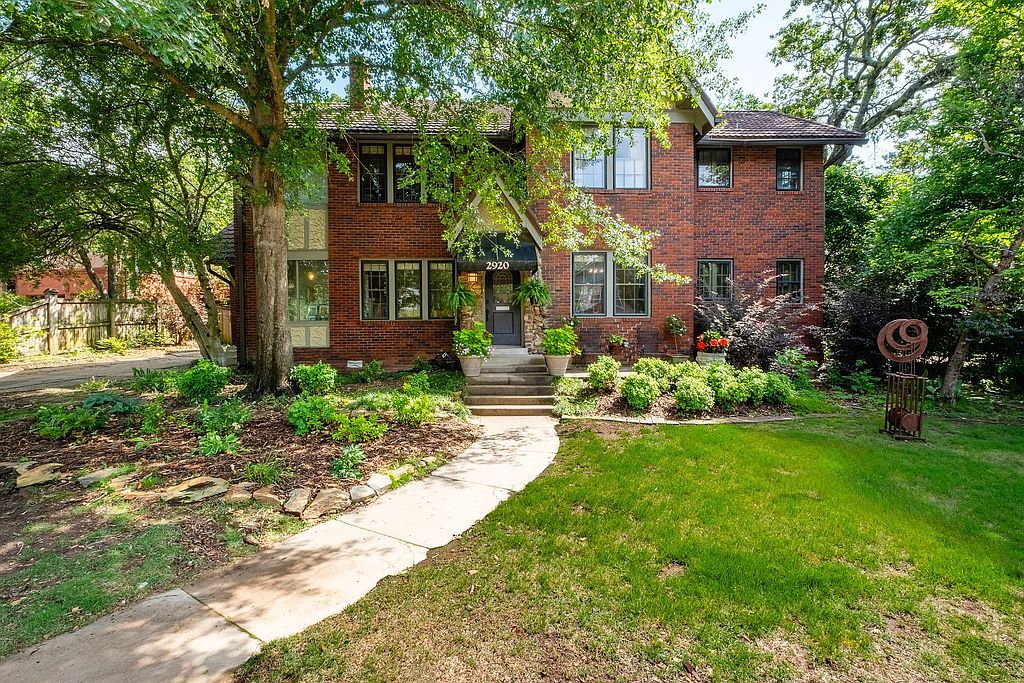 2920 Lee Ave - Property Image
