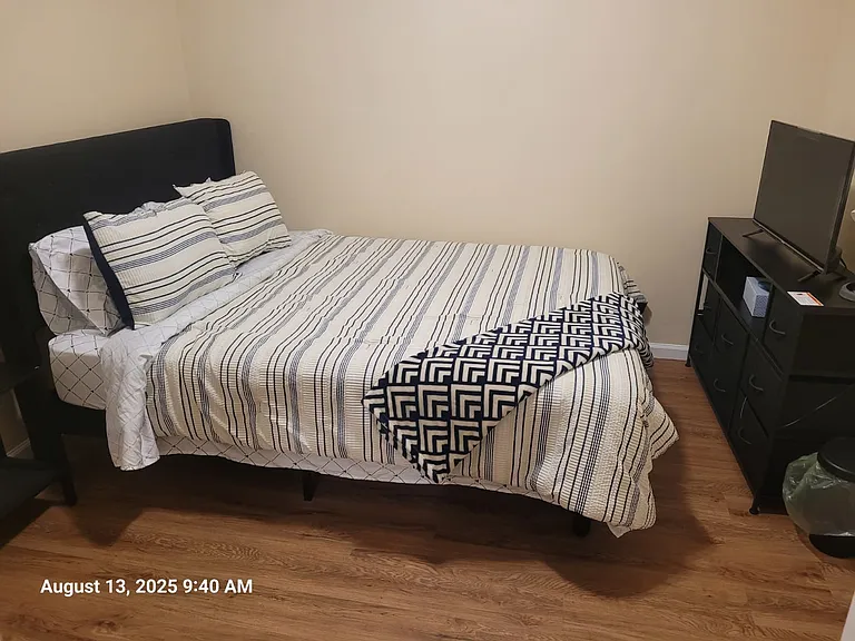 1049 Lafayette St #1 — Photo 6