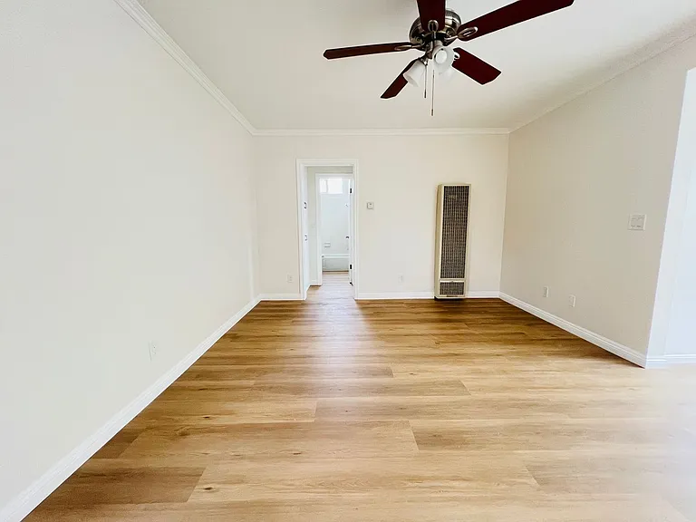 905 S Cabrillo Ave — Photo 4