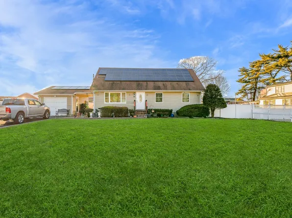 84 1st Street, Brentwood, NY 11717