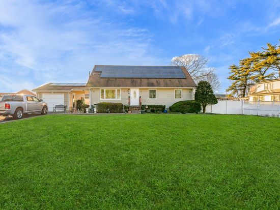 84 1st Street, Brentwood, NY 11717
