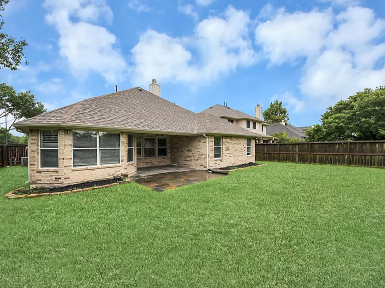 2412 Appian Way — Photo 37