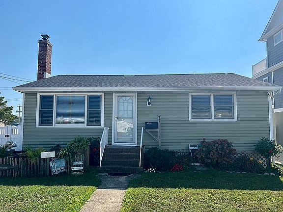 2nd image of 314 Coral St
