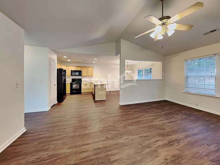 201 Cassidy Ct — Photo 6