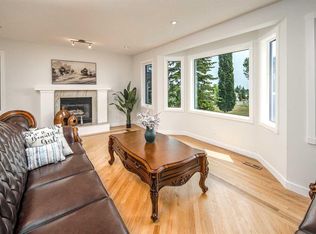 2612 W Signal Hill Dr SW, Calgary, AB T3H 2T7