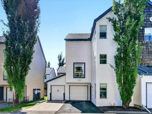 137 NE Bridlewood Ln SW, Calgary, AB T2Y 3X8