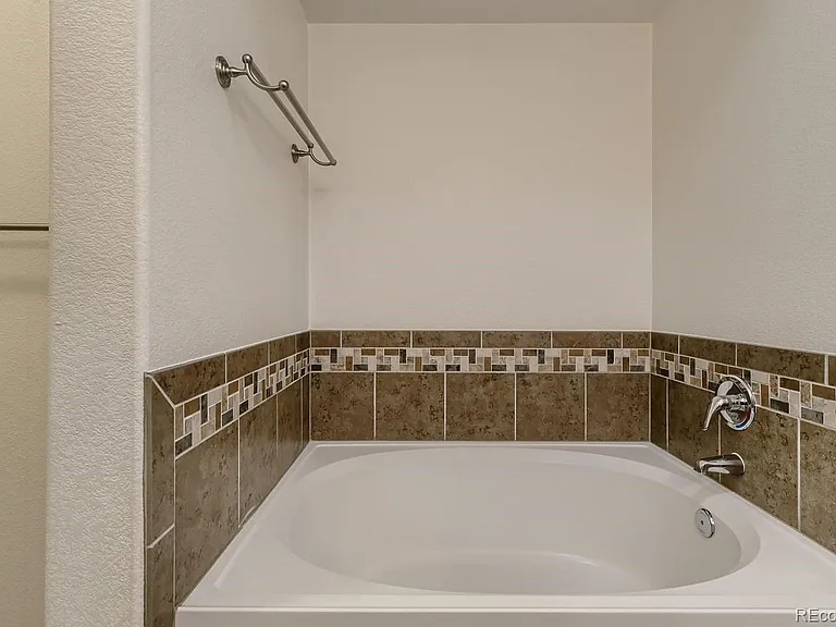 9019 E Panorama Cir #406 — Photo 15