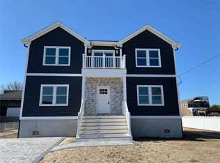 34 E Beach Promenade, Lindenhurst, NY
