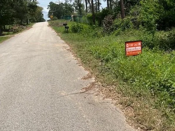 13994 Walker Rd, Conroe, TX 77302