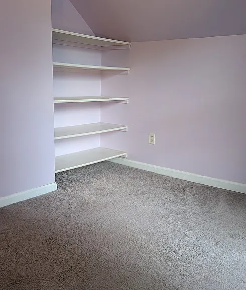 4859 Burt St — Photo 11