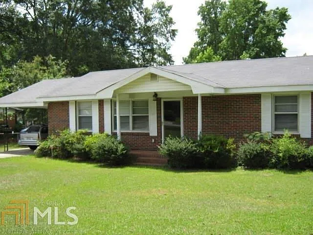 107 Tyus St photo 1