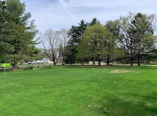 1530 Riggert Rd, Fort Atkinson, WI 53538