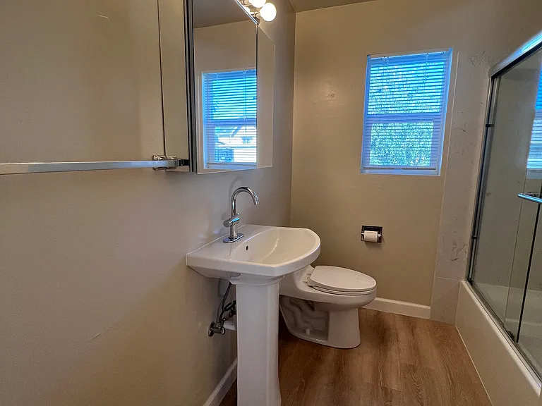 Central Avenue Apartments — Photo 18