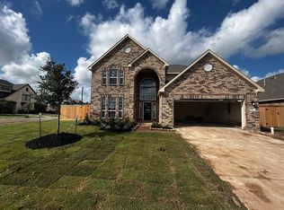 430 Bentwood Way, Clute, TX 77531