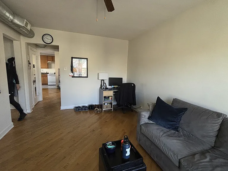 3337 N Lakewood Ave #2 — Photo 4