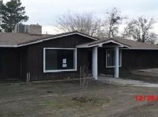 15890 Tao Rd, Apple Valley, CA 92307