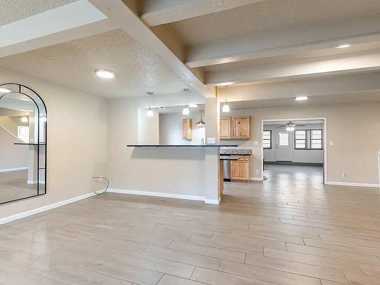 400 N River Oaks Dr — Photo 7