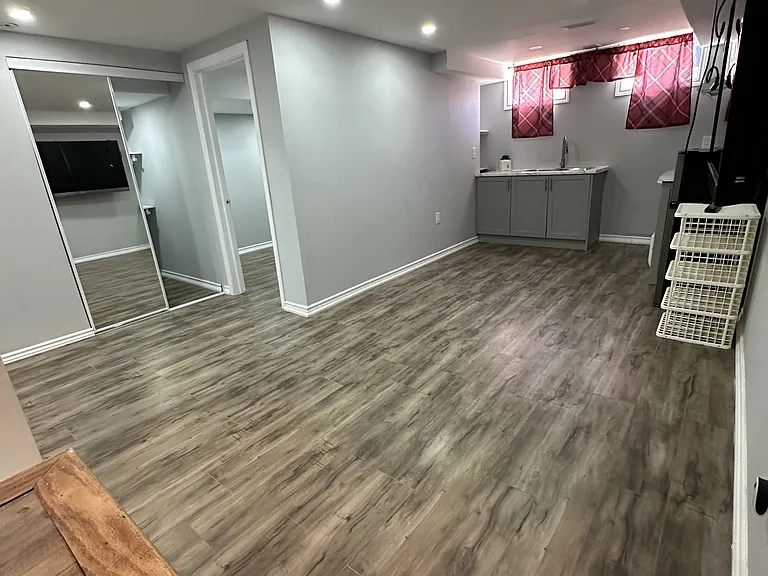 233 Powell Rd #BASEMENT — Photo 2