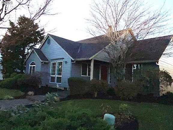 3rd image of 2106 SE 160th Pl
