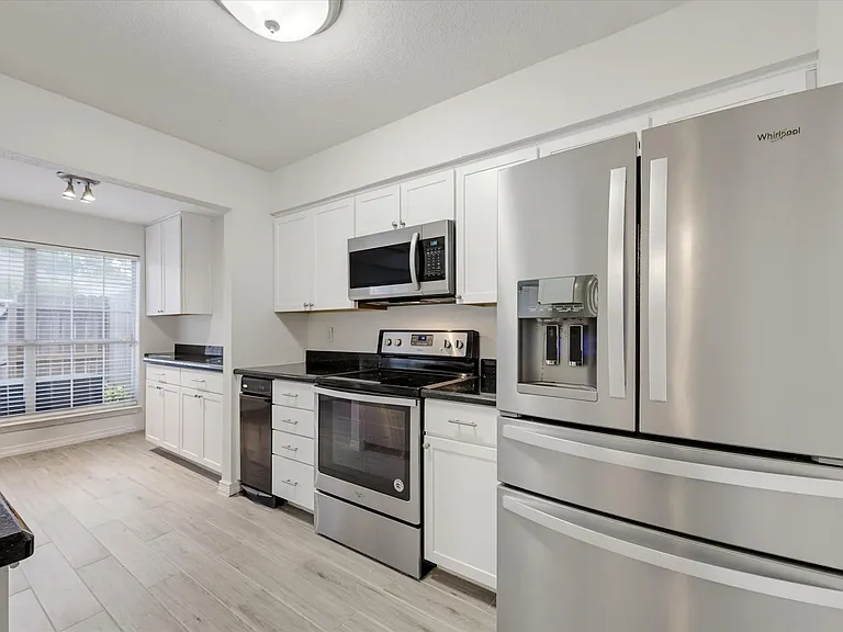 1653 W Sam Houston Pkwy S — Photo 9