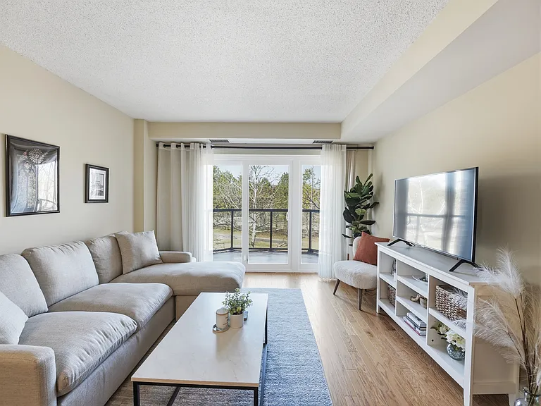 2100 Langston Blvd #207 — Photo 2