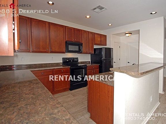 4th image of 988 S Deerfield Ln